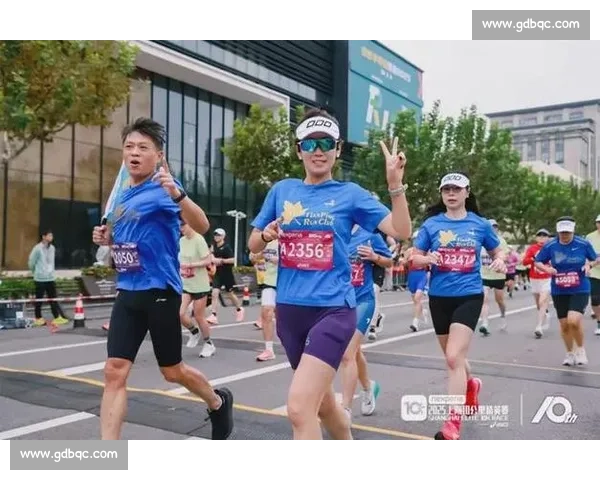 十载金标耀普陀!上海 10 公里精英赛鸣枪开跑